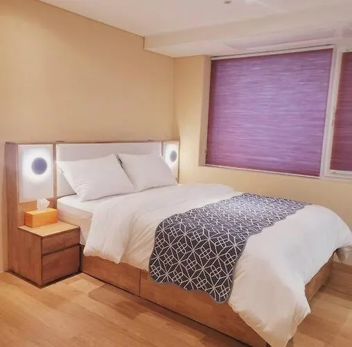 Palmtree Myeongdong 201 Apartment Seoul