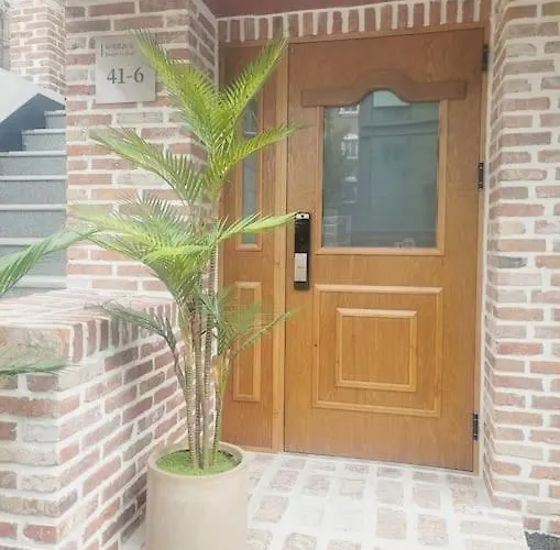 Palmtree Myeongdong 201 Apartment